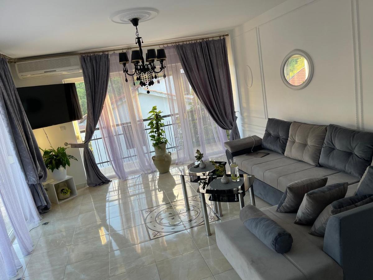 Apartmani Cirovic Luxury Херцег Нови Екстериор снимка