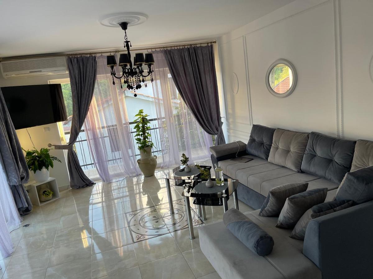 Apartmani Cirovic Luxury Херцег Нови Екстериор снимка
